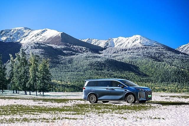 家庭用车的终极选择！比亚迪2026款夏解锁家庭出行“头等舱”体验-锋巢网