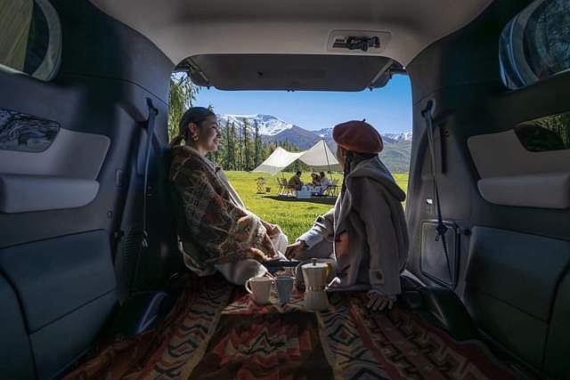 家庭用车的终极选择！比亚迪2026款夏解锁家庭出行“头等舱”体验-锋巢网