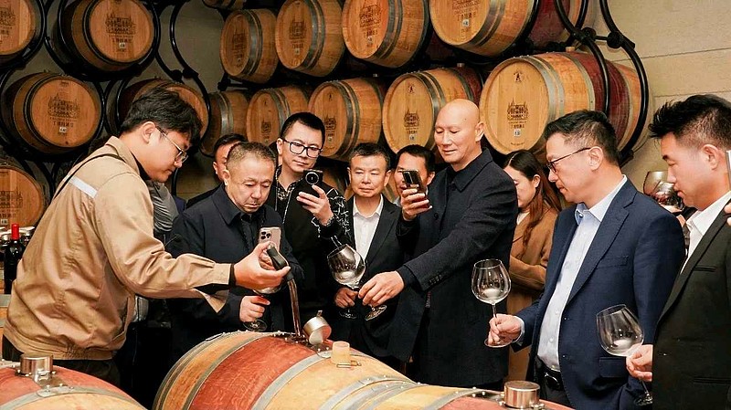 深商企业家探秘百年张裕 共绘跨界合作新篇章 张裕 葡萄酒 11月11日至13日,深商总会组织 方大集团 、大族视觉技术等19家深圳标杆企业领军 ...