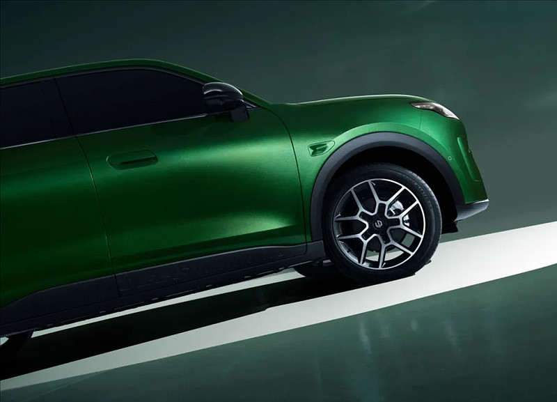 零跑A10全球首秀，用技术创新画下一条新的起跑线！-锋巢网