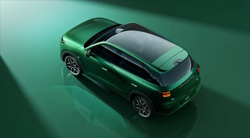 零跑A10全球首秀，用技术创新画下一条新的起跑线！-锋巢网