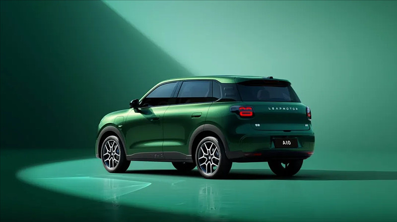 零跑A10全球首秀，用技术创新画下一条新的起跑线！-锋巢网