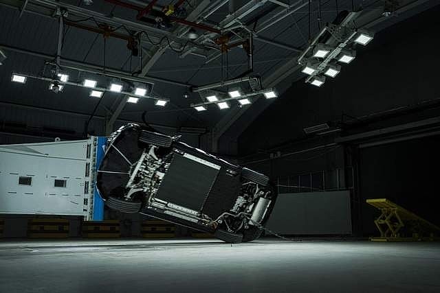 37.99万元起 岚图泰山上市开启豪华SUV下半场 稳如泰山-锋巢网