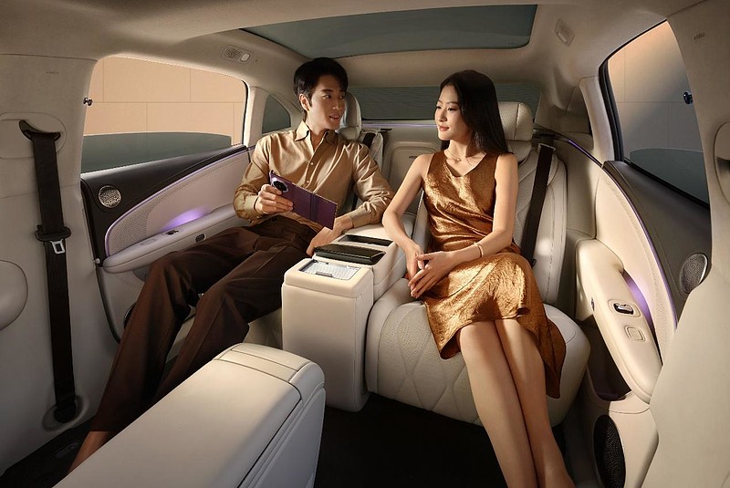 华系双智旗舰轿车 广汽昊铂A800内饰首发，为高速L3商用冲刺-锋巢网