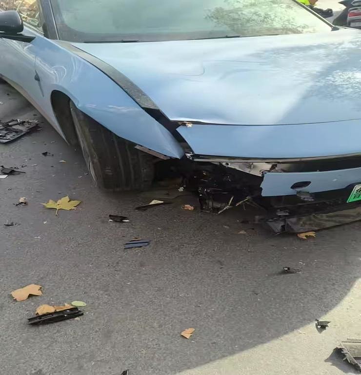 小鹏 IRON 的猫步,踏碎的是主业盈利的底线-锋巢网