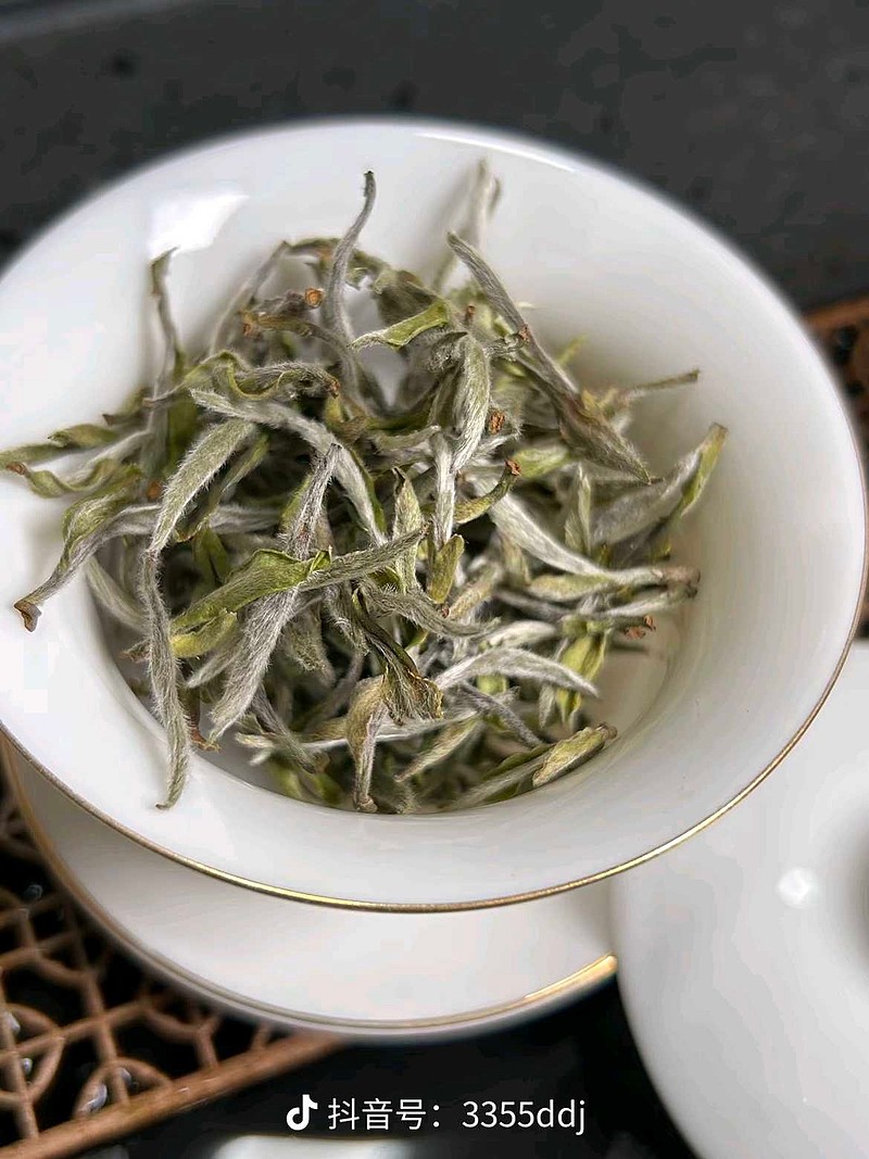 电广传媒(SZ000917)$ 2025年12月18日， 智谱AI最新投后估值约400亿元人民币（7月C轮融资后），...