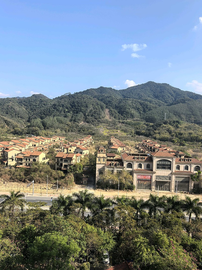 房子真不建议去投资了。房子不管是高层还是别墅真心不建议去投资了太多太多太多太多了大家可看看这些别墅有森林有蓝天有荒草没围... - 雪球