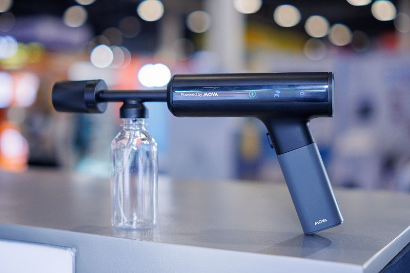 从割草机到智能工具，MOVA在CES展示智能庭院全景-锋巢网