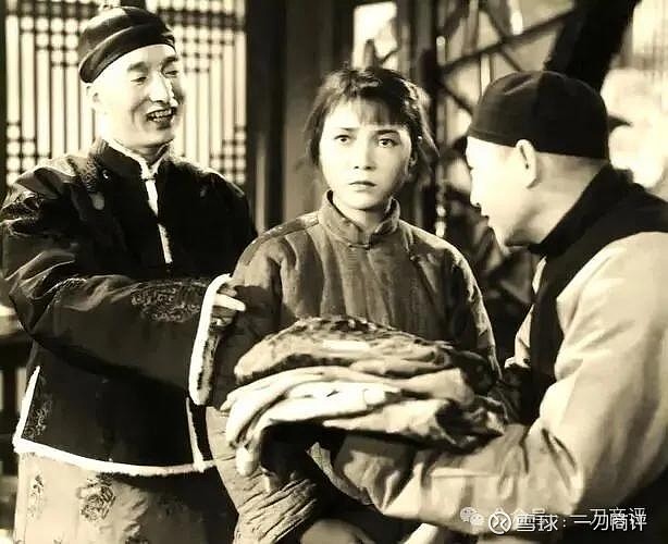 从黄世仁12.5%利率,看懂中国民间借贷三千年 一提黄世仁,人人都骂他“放高利贷”。但按《白毛女》剧本算账:杨白劳三次共借10.5元,多年复利 ...