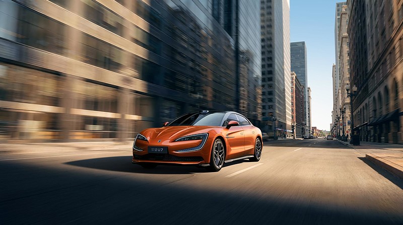 仰望闪充破局而来 2026款旗舰重塑高端驾驭标准-锋巢网