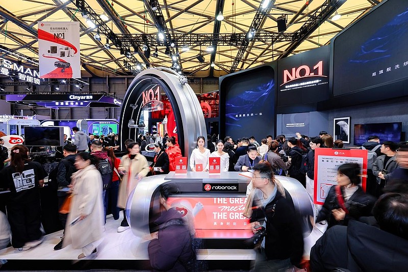 AWE2026 180°C蒸汽技术到行业白皮书，石头洗地机重构地面清洁标准-锋巢网