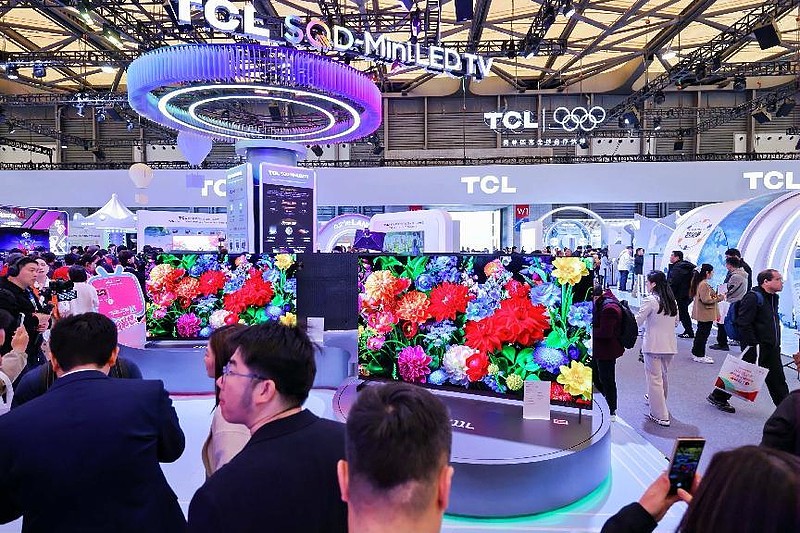 TCL实业AWE 2026打造品牌活力乐园，“屏显+AI”智慧生活触手可及-锋巢网