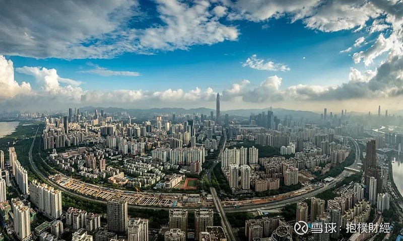这座城市的交通,剑指全球枢纽 深圳的野心,是成为“国际性综合交通枢纽”和“全球影响力的物流中心”。作者:李一年(抱朴财经评论员)别再说深圳只有 ...