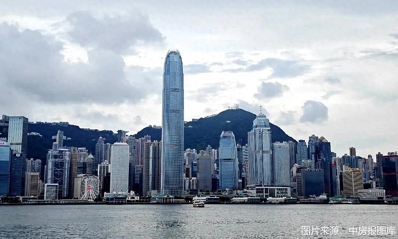 解决港澳居民后顾之忧 全国首例公积金跨境结算落地 让资金实现跨境直达、服务无感通行,彻底解决了粤港澳职工往返汇划资金的奔波之苦。中房报记者 向 ...