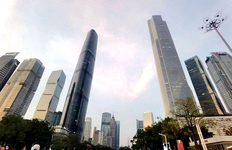 谁在买入?一季度广州3000万元以上豪宅成交涨170%,跑赢京沪 “无论是1000万~3000万元中高端项目,或3000万元以上顶豪产品,来访 ...