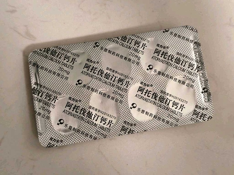 刚刚拿到这个药我就纳闷,为什么阿法他丁片一版只有7颗药?后来发现,一个星期有7天,星期一吃第一颗,星期二吃第二颗。这样一... - 雪球