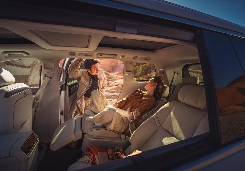 全域自研的硬核实力：零跑D19售价21.98万起，重塑旗舰平权新时代-锋巢网