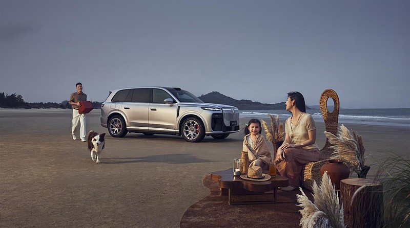 不止是家，更是移动总统套房！岚图泰山X8提前锁定下一个爆款？-锋巢网