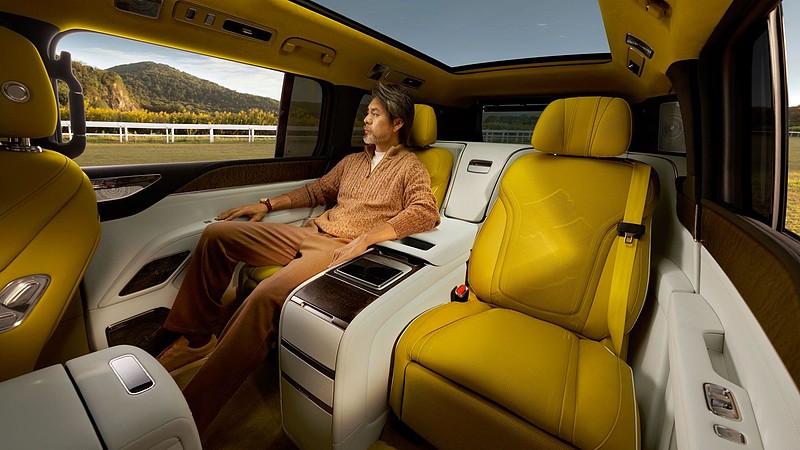 仰望U9X量产高定与U8L鼎藏版北京车展全球首秀-锋巢网