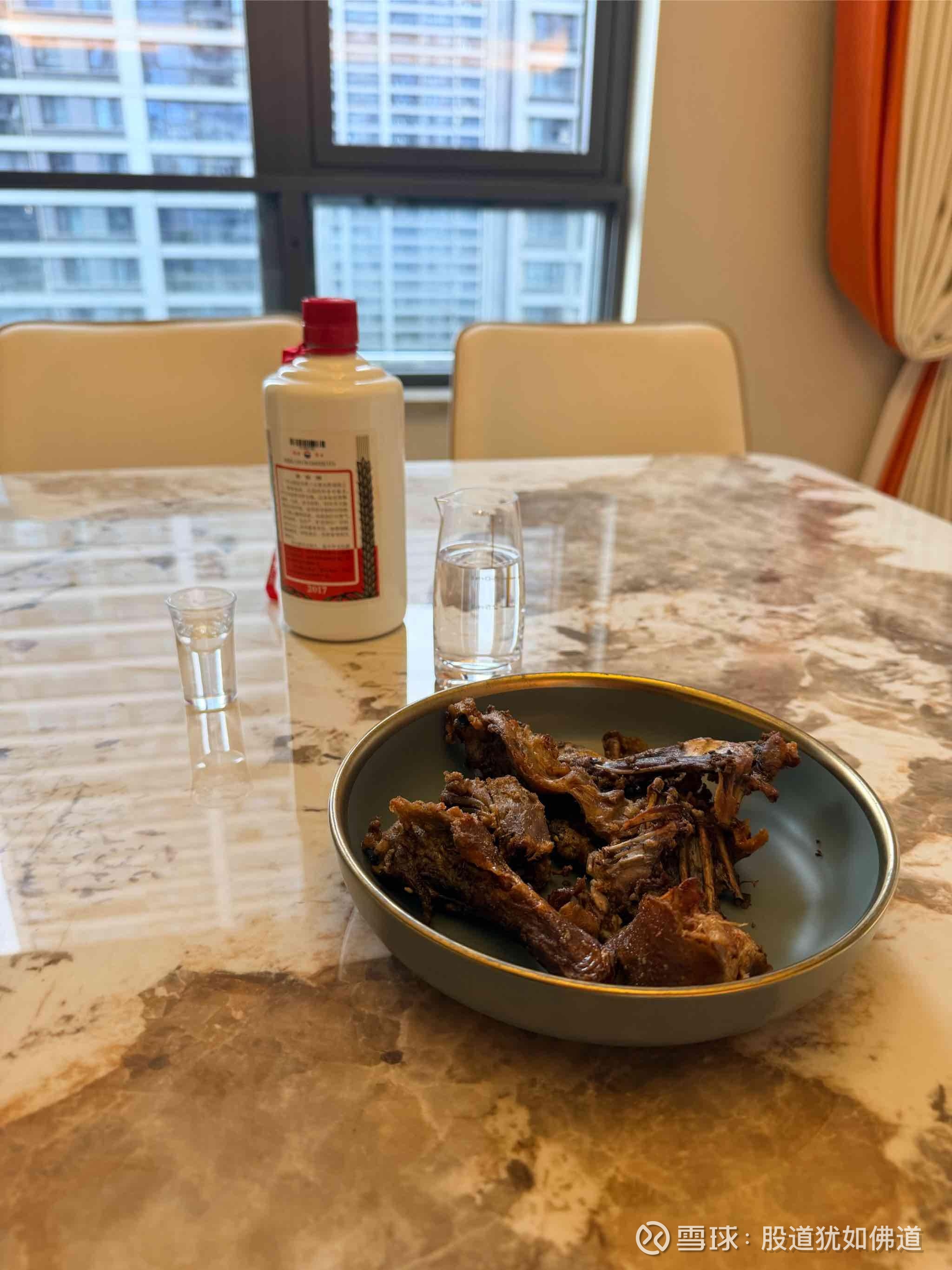 这么多年，我就从来没对酒有过上瘾的感觉，也只觉得某个品牌的啤酒喝第一瓶的时候很有味道，后面就是硬喝了，对红酒就是完全不感... - 雪球