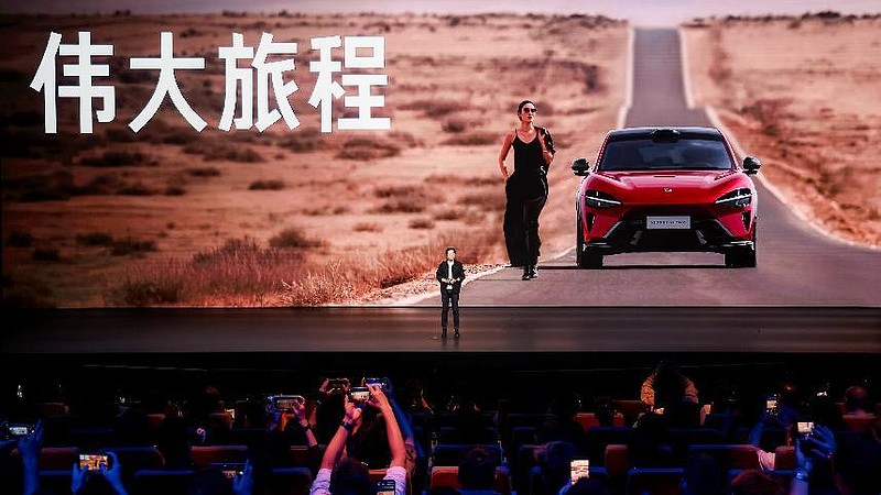 7分22秒755!小米YU7 GT登顶纽北最速SUV,雷军:在伟大旅程中成就更好的自己-锋巢网