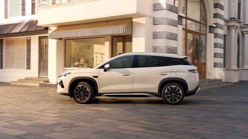 2026年最值得购买的B级插混SUV 比亚迪宋Ultra DM-i上市12.99万元起-锋巢网