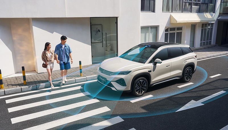 2026年最值得购买的B级插混SUV 比亚迪宋Ultra DM-i上市12.99万元起-锋巢网