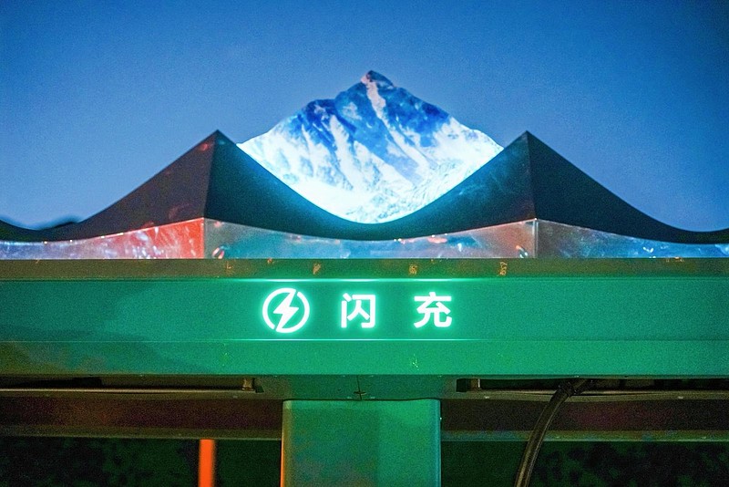 闪充站登珠峰,方程豹为热爱抵云端-锋巢网
