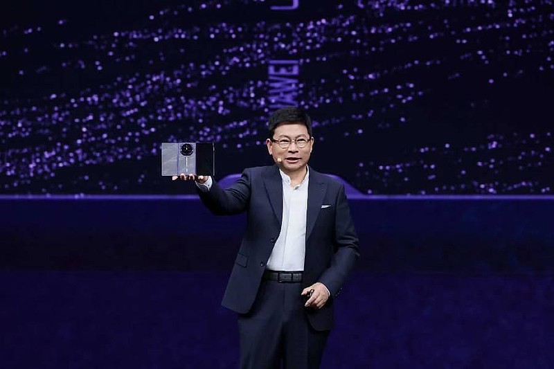 全新展翼三折叠:HUAWEI Mate XT 2 及全场景新品发布会来了-锋巢网